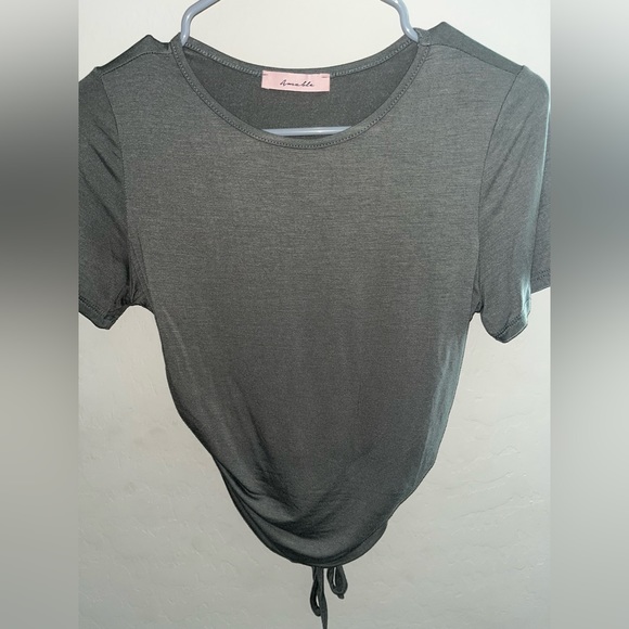 Open Back Top - Picture 1 of 4